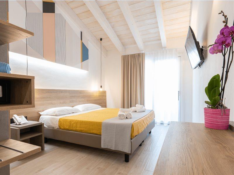 Horizon Hotel Badesi Bagian luar foto