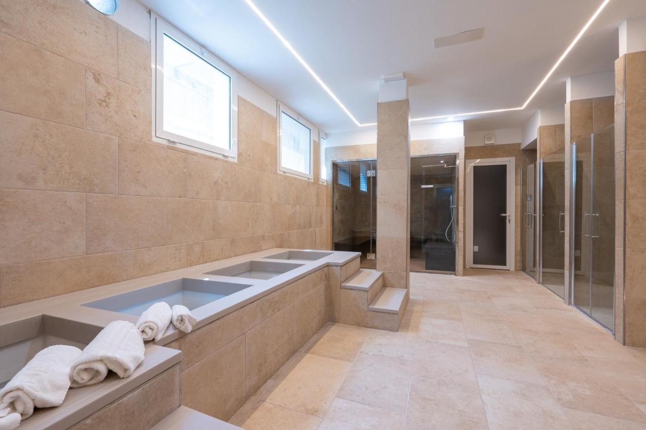 Horizon Hotel Badesi Bagian luar foto