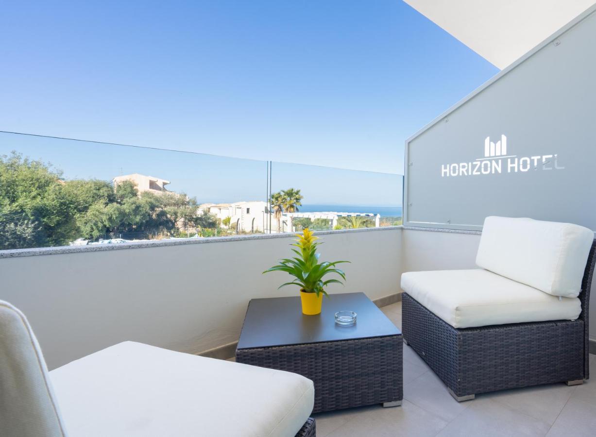 Horizon Hotel Badesi Bagian luar foto