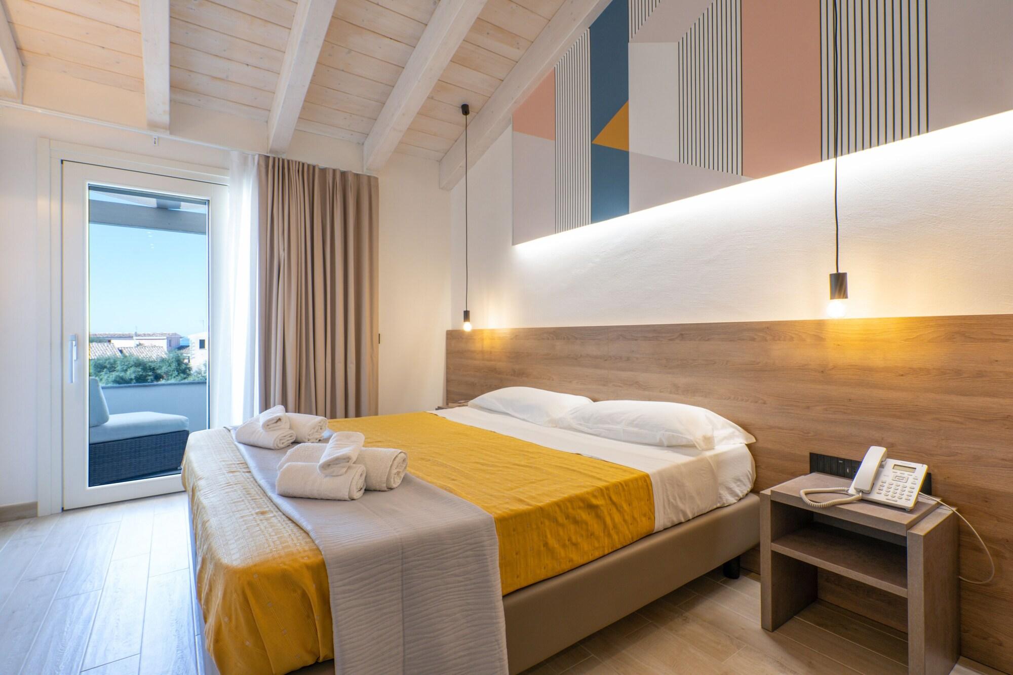 Horizon Hotel Badesi Bagian luar foto