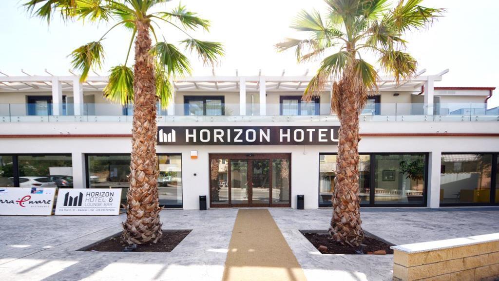 Horizon Hotel Badesi Bagian luar foto